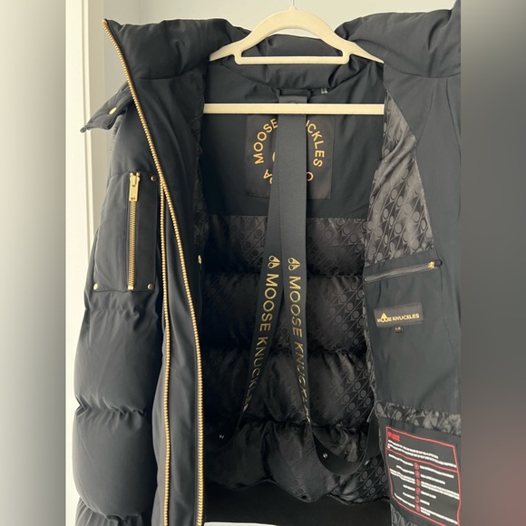 Moose Knuckles - Puffer Jacket to Druffle Bag - Picture 14 of 16